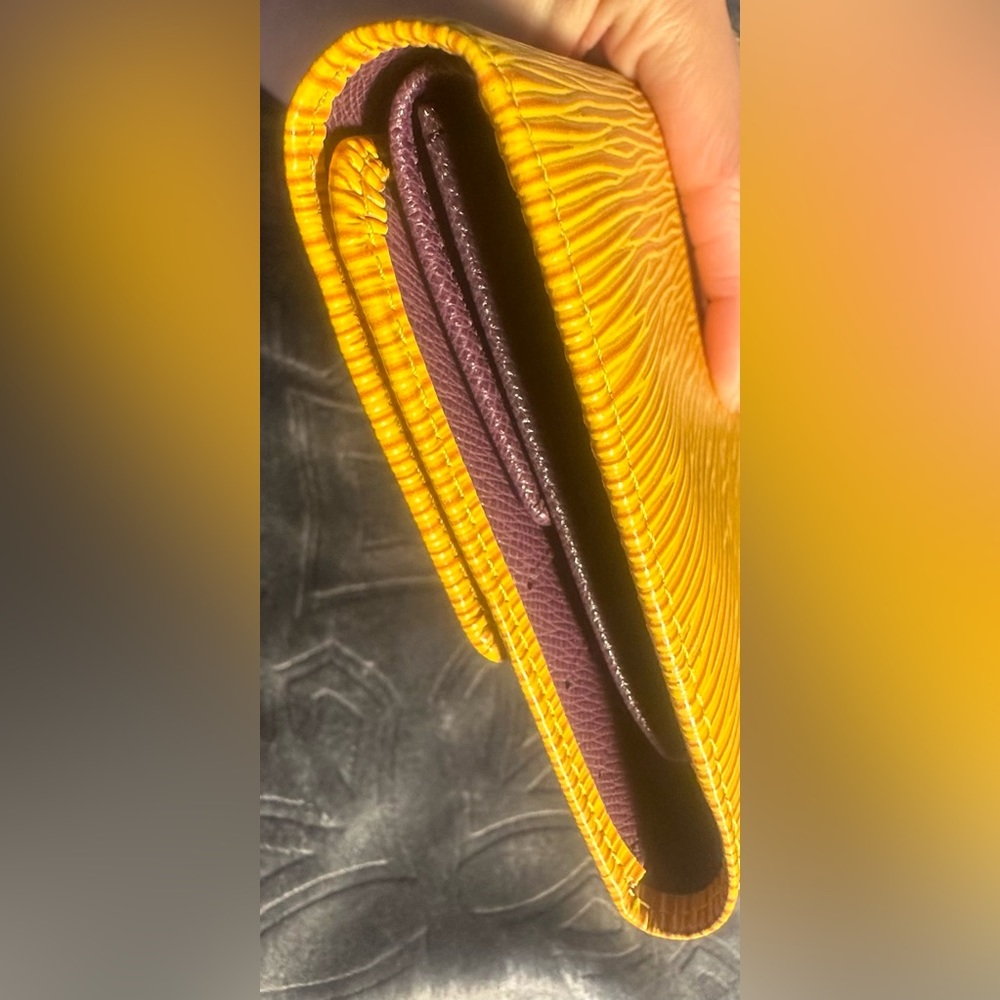 100%AUTHENTIC!LV Sarah Continental Wallet YellowEpiLeatherPurpleInterior - Picture 6 of 12